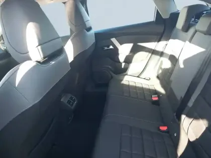 Photo 11 Citroën C4  Hybride 136 e-DCS6