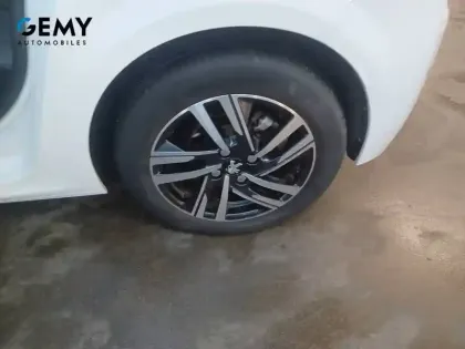 Photo 10 Peugeot 208  PureTech 100 S&S BVM6