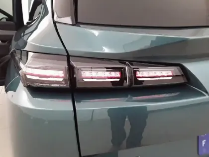 Photo 16 Peugeot 308  SW BlueHDi 130ch S&S EAT8