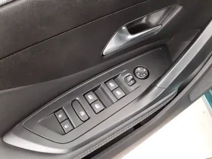 Photo 23 Peugeot 308  SW BlueHDi 130ch S&S EAT8