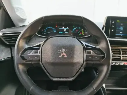 Photo 20 Peugeot 208  Electrique 50 kWh 136ch