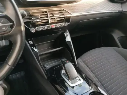 Photo 15 Peugeot 208  Electrique 50 kWh 136ch