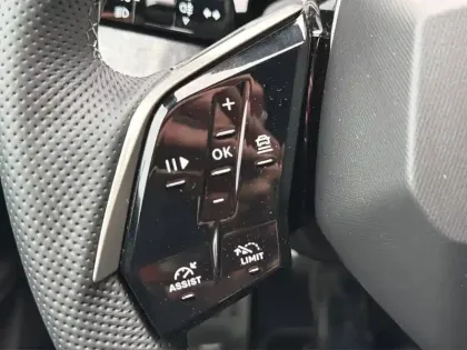 Photo 14 Peugeot 5008  Hybrid 145 e-DCS6