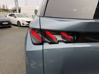 Photo 16 Peugeot 5008  Hybrid 145 e-DCS6