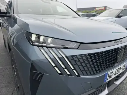 Photo 35 Peugeot 5008  Hybrid 145 e-DCS6
