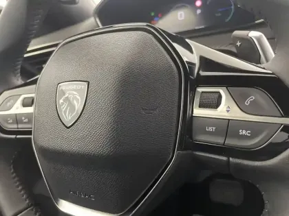 Photo 28 Peugeot 2008  Hybrid 145 e-DCS6