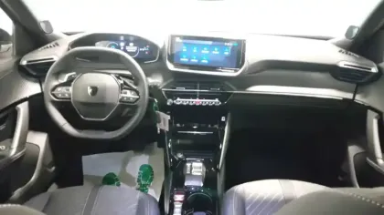 Photo 5 Peugeot 2008  Hybrid 145 e-DCS6