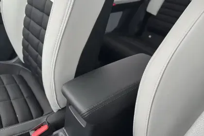 Photo 86 Citroën C3 Aircross  Hybride 145 e-DCS6