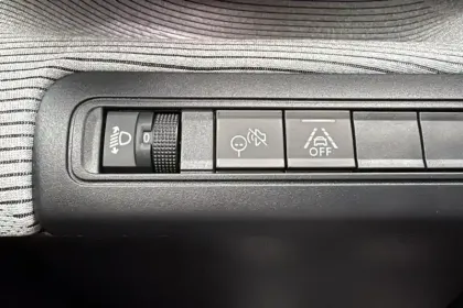 Photo 75 Citroën C3 Aircross  Hybride 145 e-DCS6