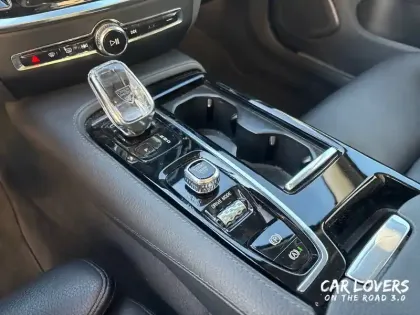 Photo 12 Volvo V60  T8 Twin Engine 303 ch + 87 ch Geartronic 8