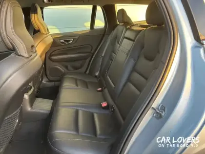 Photo 13 Volvo V60  T8 Twin Engine 303 ch + 87 ch Geartronic 8