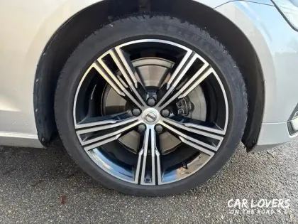 Photo 7 Volvo V60  T8 Twin Engine 303 ch + 87 ch Geartronic 8