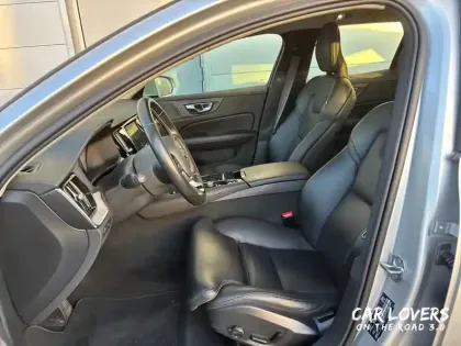 Photo 9 Volvo V60  T8 Twin Engine 303 ch + 87 ch Geartronic 8