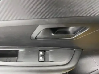 Photo 26 Peugeot 208  PureTech 75 S&S BVM5