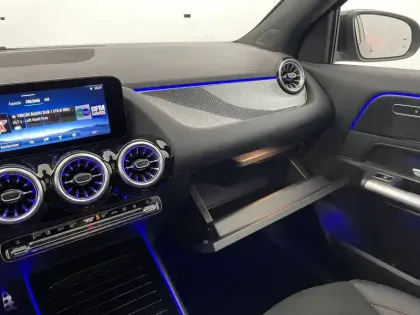 Photo 35 Mercedes GLA  250 e Hybrid EQ 8G-DCT