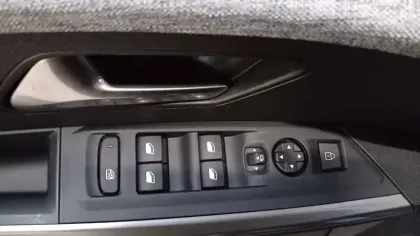 Photo 13 Peugeot 3008  Hybrid 145 e-DCS6