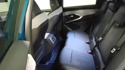 Photo 16 Peugeot 3008  Electrique 210 ch 73 kWh