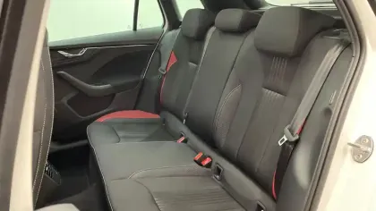 Photo 9 Skoda Kamiq  1.0 TSI Evo 110 ch DSG7