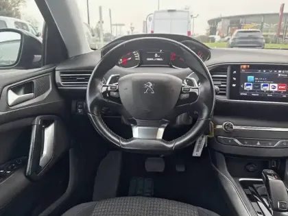 Photo 8 Peugeot 308  PureTech 130ch S&S EAT8