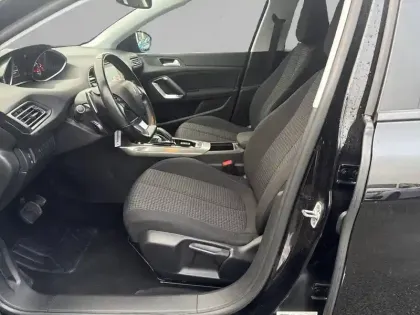 Photo 10 Peugeot 308  PureTech 130ch S&S EAT8