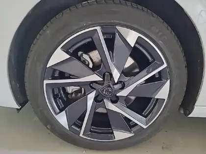 Photo 12 Peugeot 308  BlueHDi 130ch S&S EAT8