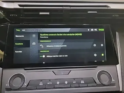 Photo 18 Peugeot 308  BlueHDi 130ch S&S EAT8