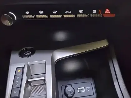 Photo 24 Peugeot 308  BlueHDi 130ch S&S EAT8