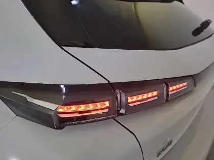 Photo 16 Peugeot 308  BlueHDi 130ch S&S EAT8