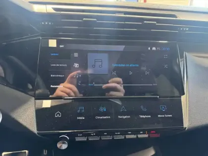 Photo 12 Peugeot 408  Electrique 58 kWh 210ch