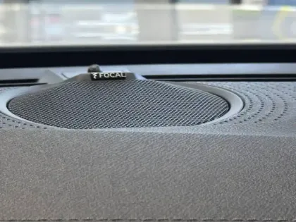 Photo 18 Peugeot 408  Electrique 58 kWh 210ch