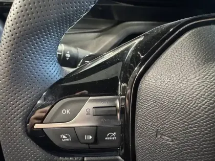 Photo 21 Peugeot 408  Electrique 58 kWh 210ch