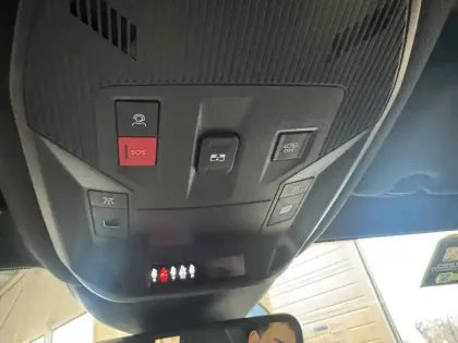 Photo 19 Peugeot 408  Electrique 58 kWh 210ch