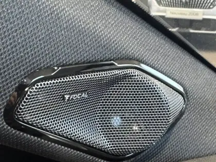 Photo 17 Peugeot 408  Electrique 58 kWh 210ch