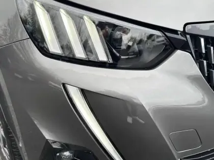 Photo 15 Peugeot 2008  PureTech 130 S&S EAT8