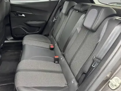 Photo 11 Peugeot 2008  PureTech 130 S&S EAT8