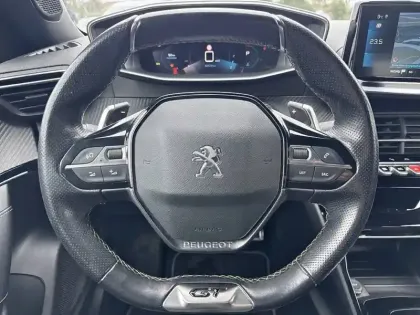 Photo 8 Peugeot 2008  PureTech 130 S&S EAT8