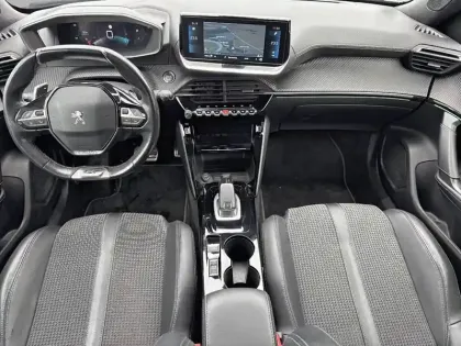 Photo 7 Peugeot 2008  PureTech 130 S&S EAT8