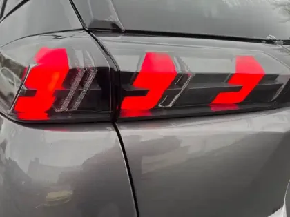 Photo 16 Peugeot 2008  PureTech 130 S&S EAT8