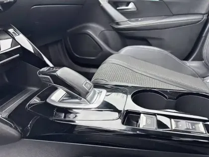 Photo 13 Peugeot 2008  PureTech 130 S&S EAT8