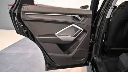 Photo 16 Audi Q3  35 TFSI 150 ch S tronic 7