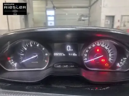 Photo 9 Peugeot 2008  PureTech 82ch BVM5