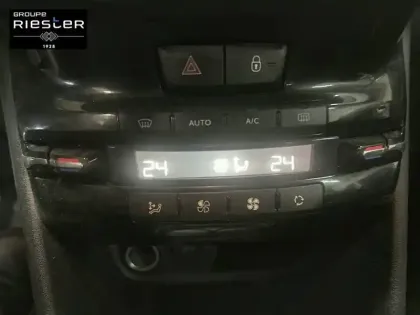 Photo 17 Peugeot 2008  PureTech 82ch BVM5