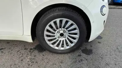 Photo 22 Fiat 500  e 95 ch