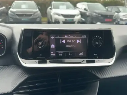 Photo 12 Peugeot 208  PureTech 75 S&S BVM5