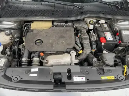 Photo 6 Peugeot 208  PureTech 75 S&S BVM5