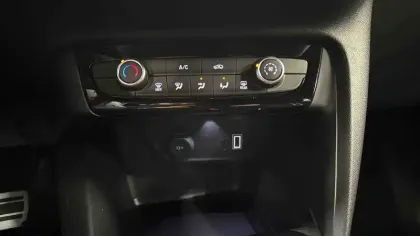 Photo 17 Opel Corsa  1.2 Turbo Hybrid 110 ch e-DCT6