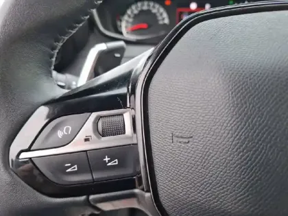 Photo 30 Peugeot 2008  BlueHDi 130 S&S EAT8