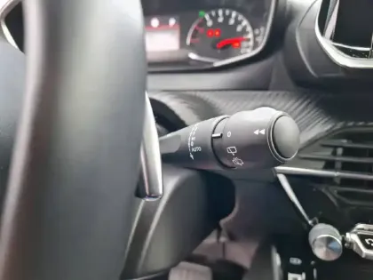 Photo 21 Peugeot 2008  BlueHDi 130 S&S EAT8