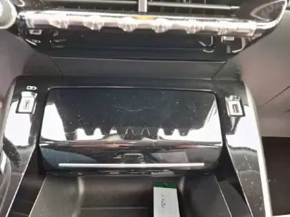 Photo 28 Peugeot 2008  BlueHDi 130 S&S EAT8