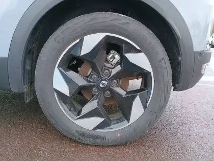 Photo 17 Renault Captur  E-Tech full hybrid 145 ch